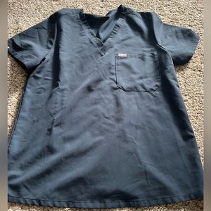 Catarina one pocket scrub top